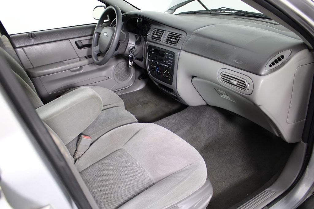 2006 Ford Taurus SE