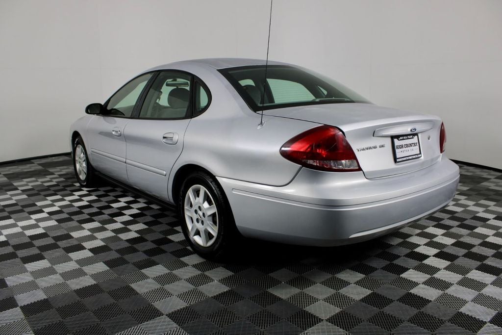 2006 Ford Taurus SE