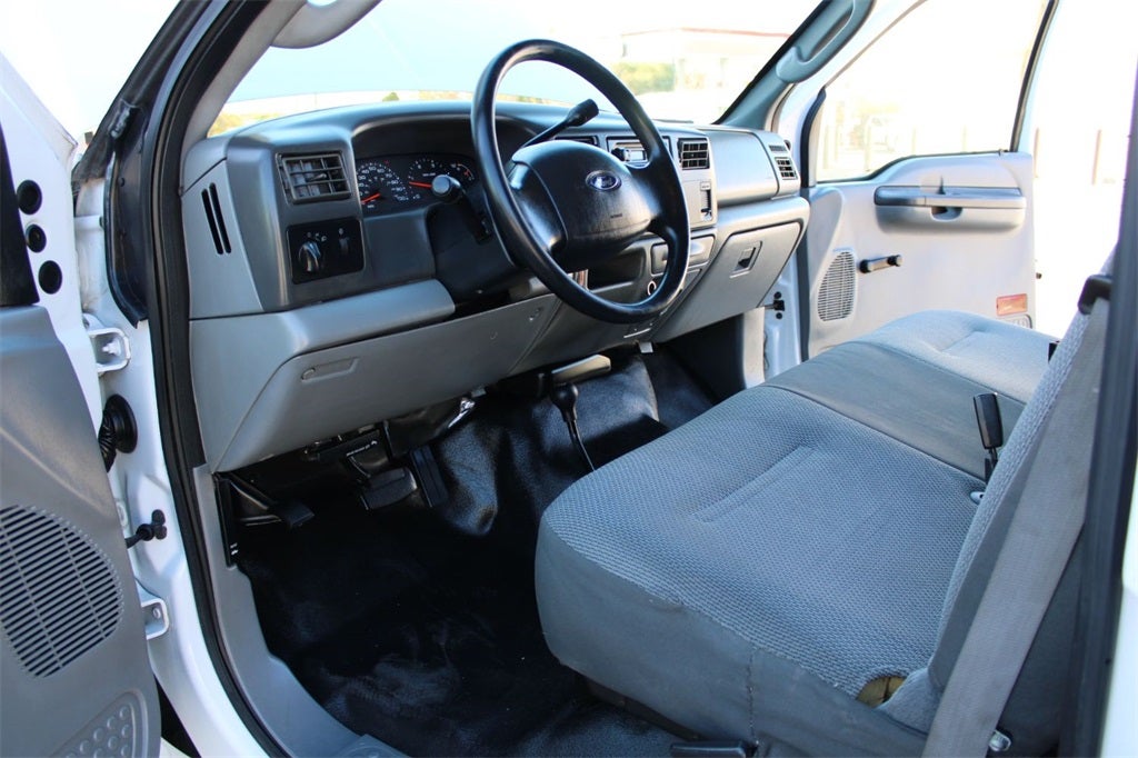 2004 Ford F-450SD XL DRW