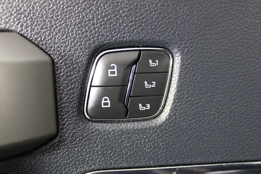 2022 Ford F-350SD Lariat