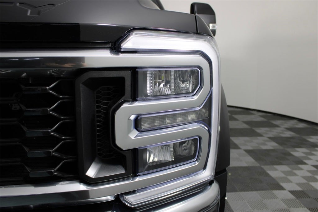 2025 Ford F-450SD Lariat DRW
