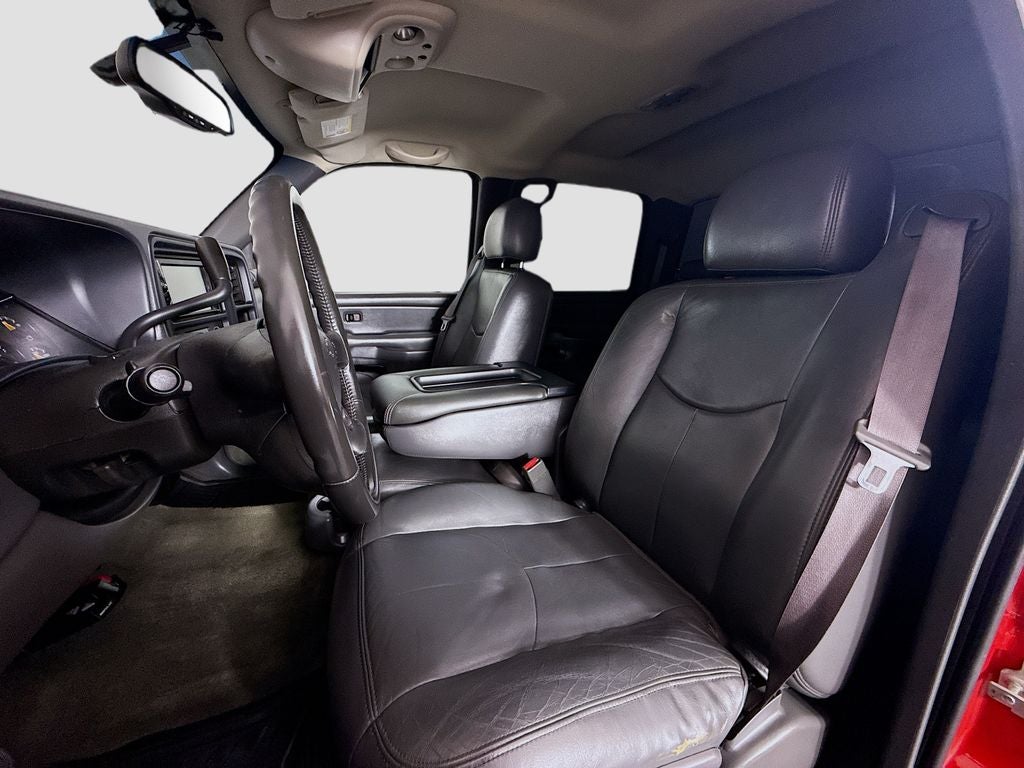 2004 Chevrolet Silverado 2500HD LS