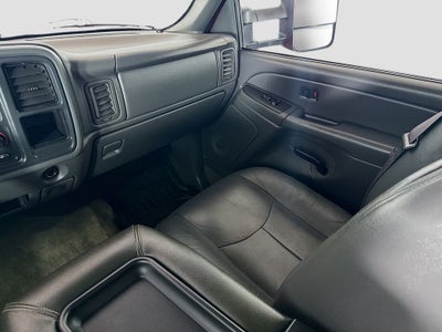2004 Chevrolet Silverado 2500HD LS