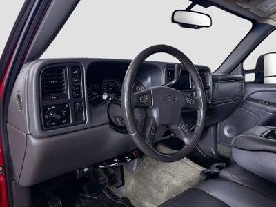 2004 Chevrolet Silverado 2500HD LS