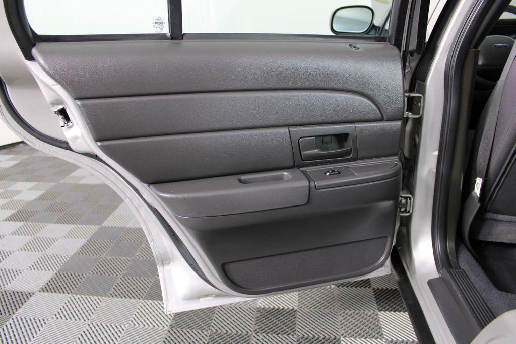 2004 Ford Crown Victoria Police Interceptor