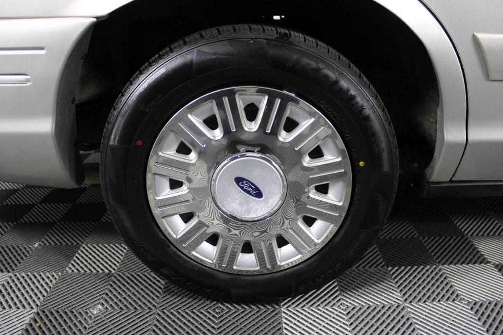 2004 Ford Crown Victoria Police Interceptor