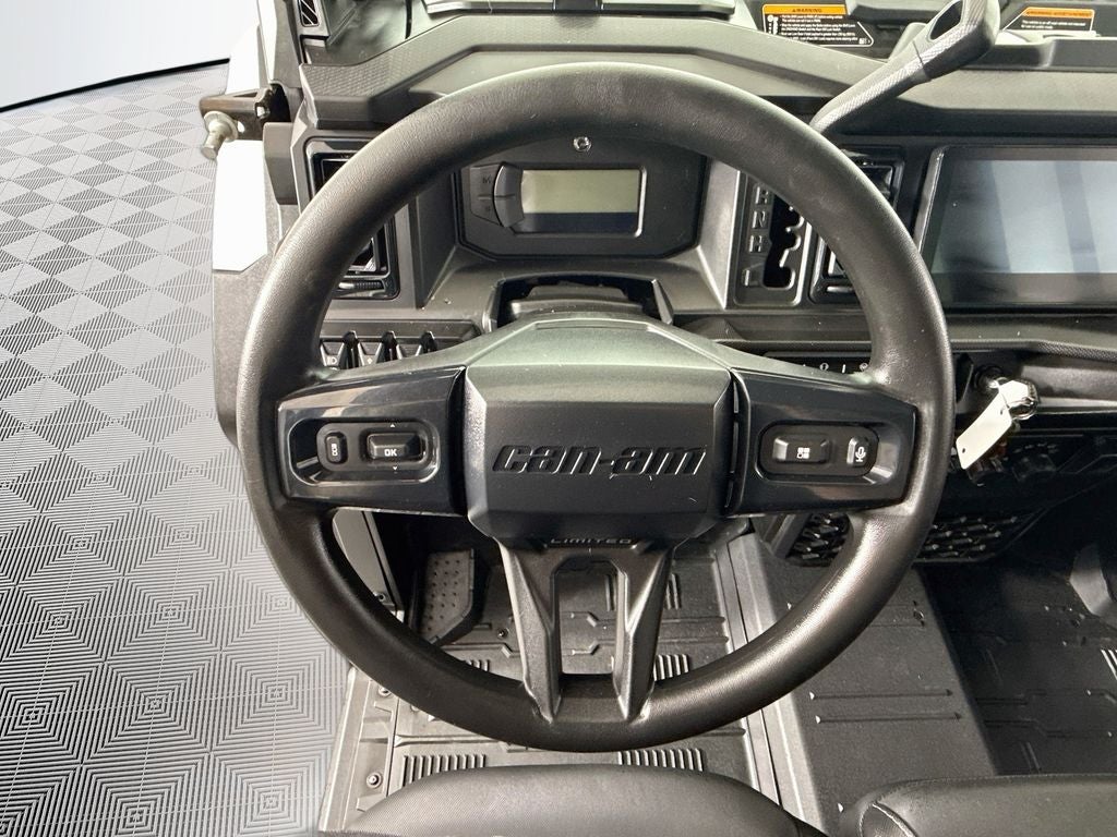 2026 Can-Am Defender Limited