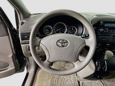 2005 Toyota Sienna LE