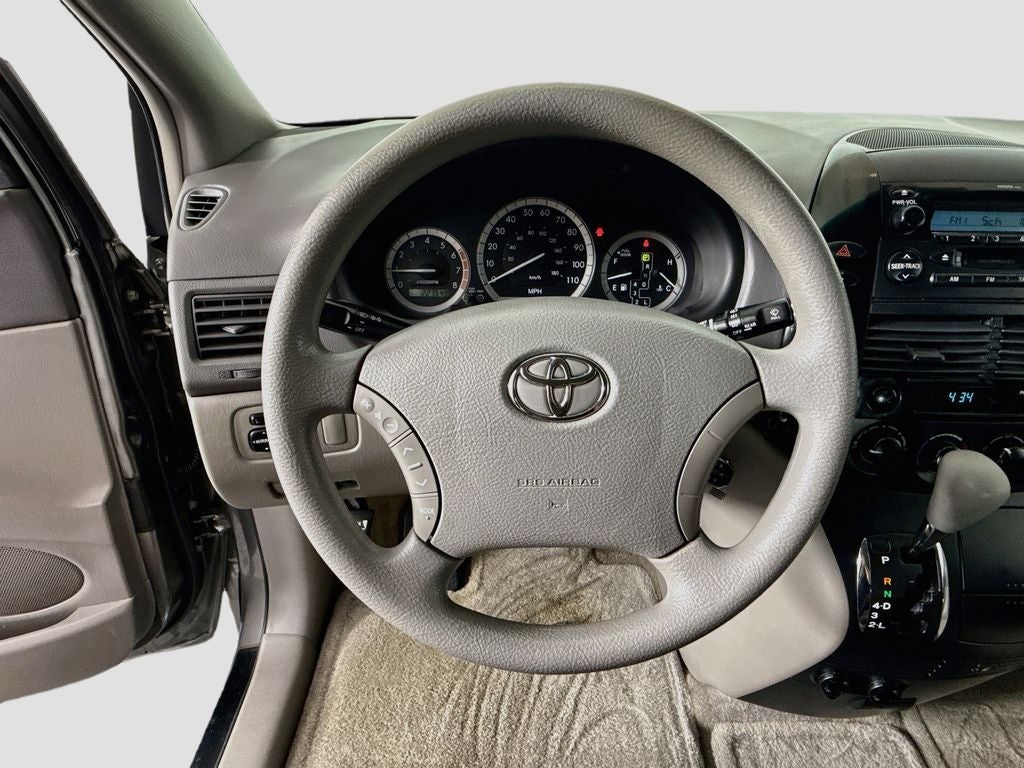 2005 Toyota Sienna LE