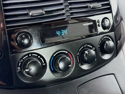 2005 Toyota Sienna LE