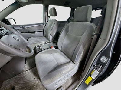 2005 Toyota Sienna LE
