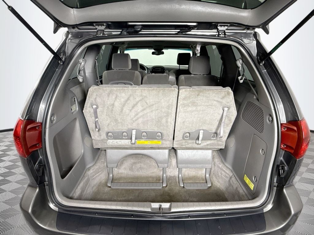 2005 Toyota Sienna LE