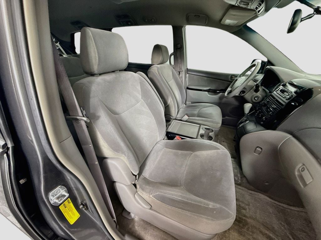 2005 Toyota Sienna LE