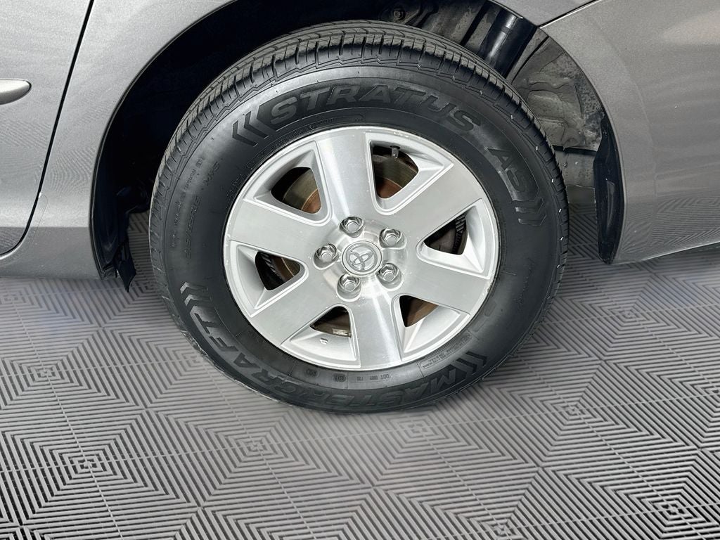 2005 Toyota Sienna LE