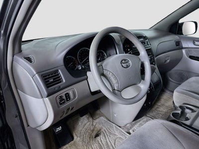 2005 Toyota Sienna LE