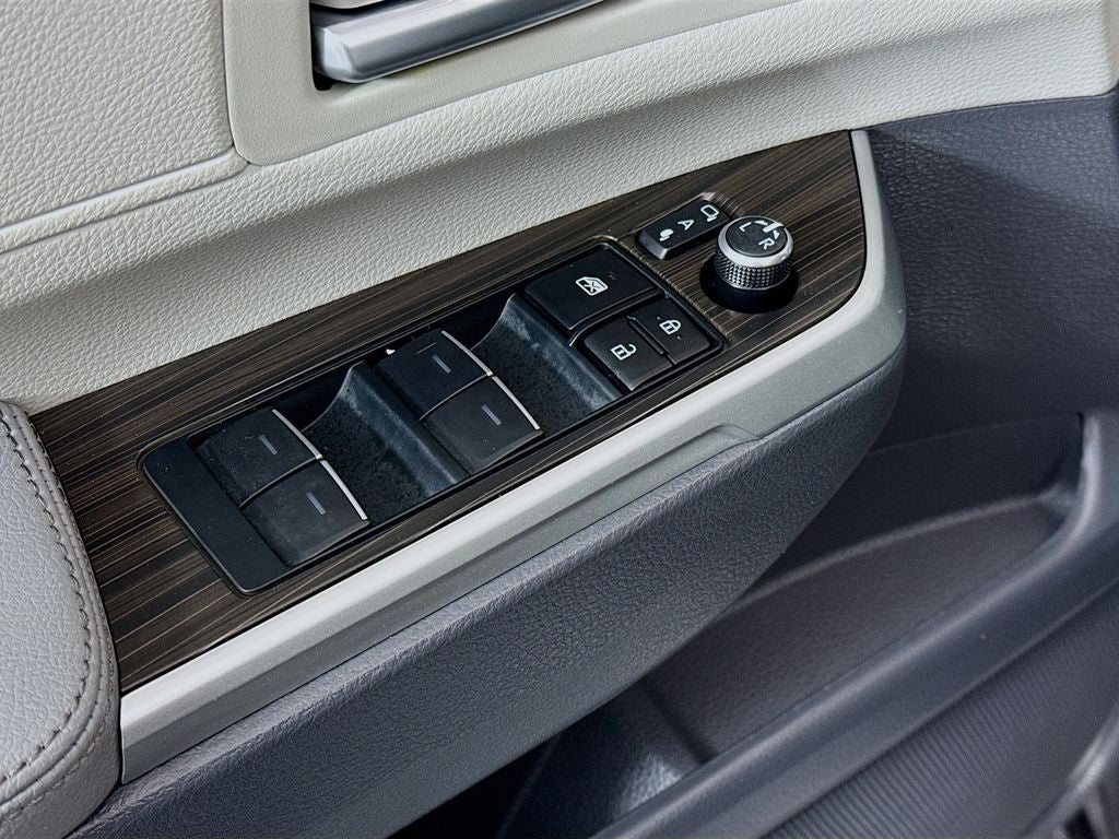 2024 Toyota Sienna Limited 7 Passenger