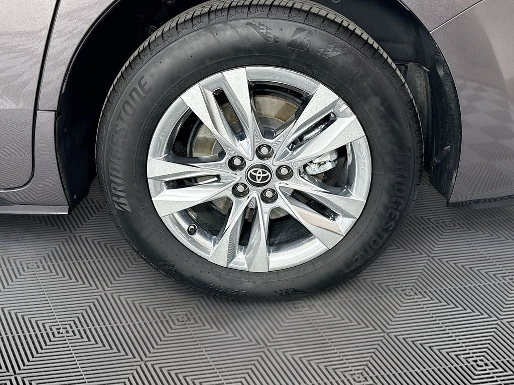 2024 Toyota Sienna Limited 7 Passenger