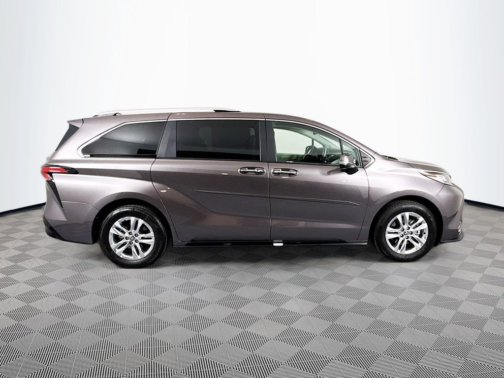 2024 Toyota Sienna Limited 7 Passenger