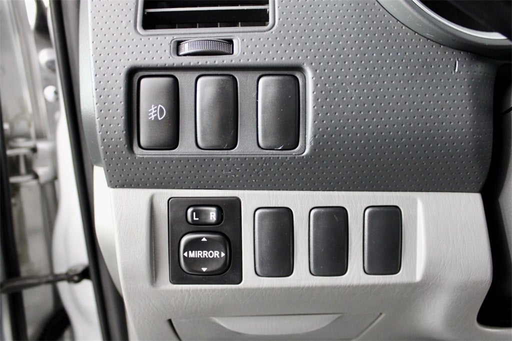 2005 Toyota Tacoma Base V6