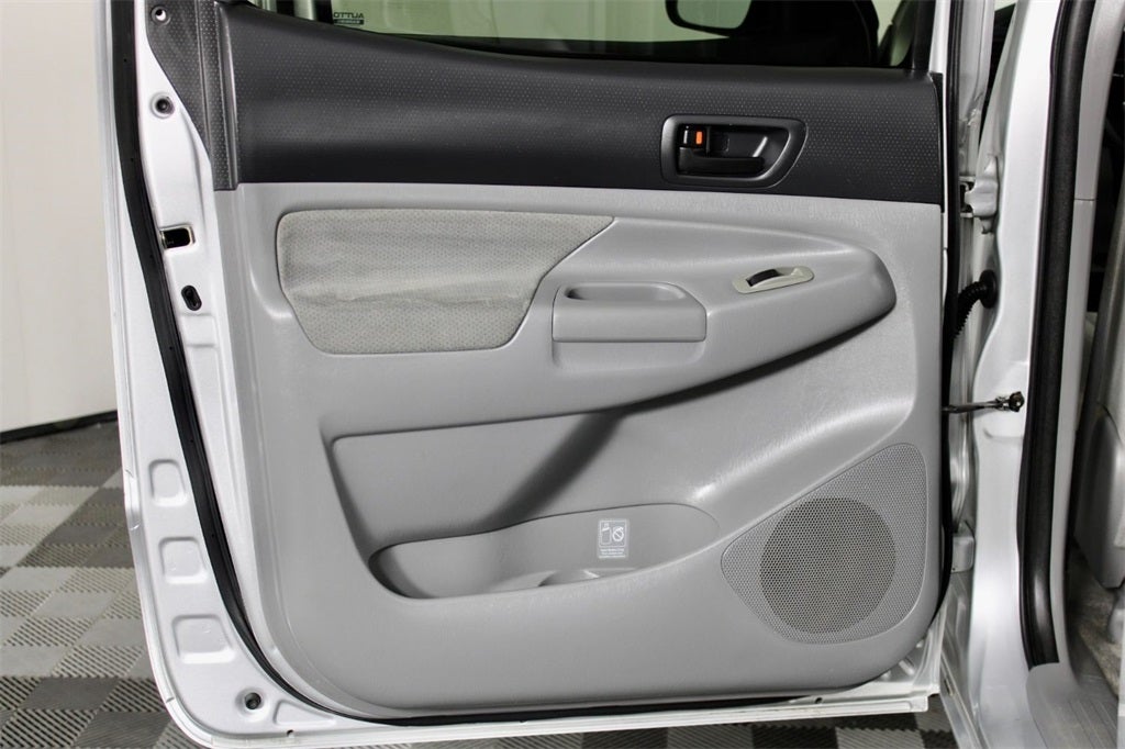 2005 Toyota Tacoma Base V6